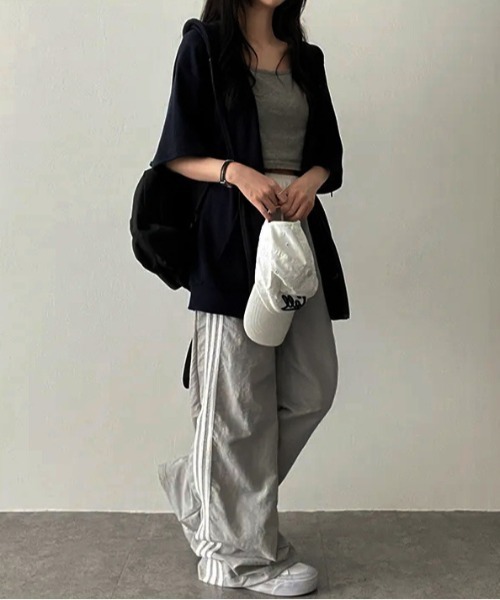 SHEPP(シープ)の「【26年春夏新作】リラックスフィットハーフスリーブジップパーカー(パーカー・レディース・ブラック/ライトグレー/ブルー/グレー/ネイビー・L/M)」の9枚目の写真