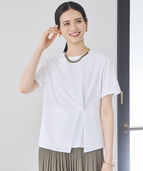 自由区(ジユウク)の「ツイストディテール Tシャツ(Tシャツ/カットソー・レディース・ダルブルー系/アイボリー系/黄土色系・46/44)」の1枚目の写真