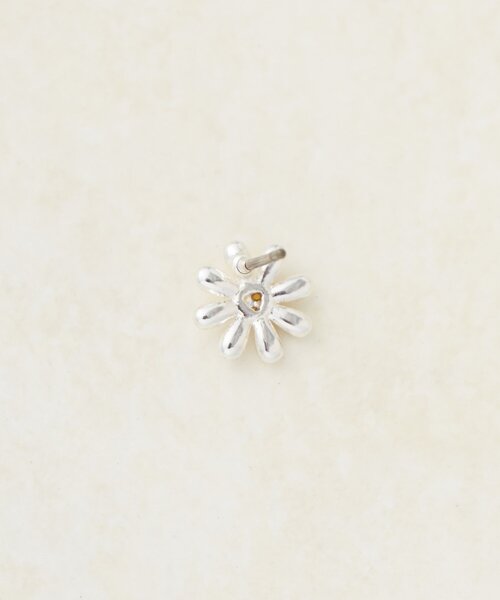 DISCOAT（ディスコート）の「【GOLDY】ソリッドフラワーピアス（ピアス（両耳用）・レディース・ゴールド/シルバー・FREE）」の4枚目の写真