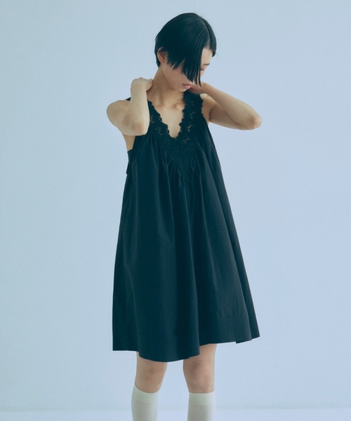 EN NEUME(エンノイム)の「Lace Mini Dress(ワンピース・レディース・ホワイト/ブラック・0/1)」の2枚目の写真