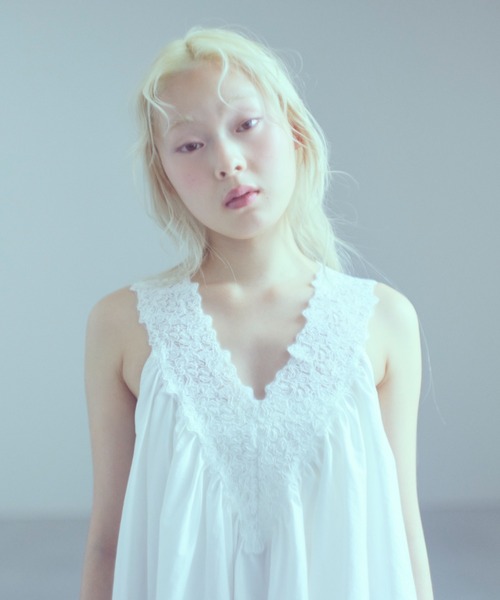 EN NEUME(エンノイム)の「Lace Mini Dress(ワンピース・レディース・ホワイト/ブラック・0/1)」の11枚目の写真
