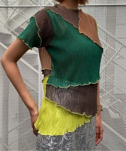 ENCLOSURE（エンクロージャー）の「【ENCLOSURE】2way multicolor switching sheer blouse（シャツ/ブラウス・レディース・グリーン系その他/レッド系その他/グレー系その他・FREE）」の2枚目の写真