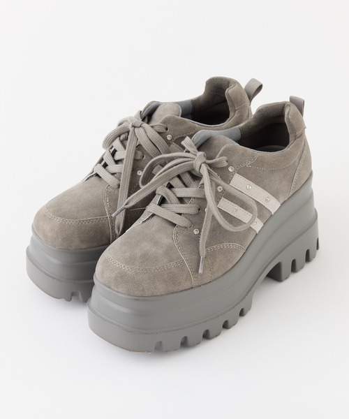 one after another NICE CLAUP（ワンアフターアナザーナイスクラップ）の「ビジュー付きトリプルソールスニーカー（スニーカー・レディース・ホワイト系その他/ホワイト/グレー・S/L/M）」の3枚目の写真