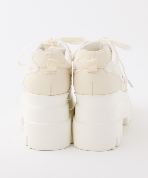 one after another NICE CLAUP（ワンアフターアナザーナイスクラップ）の「ビジュー付きトリプルソールスニーカー（スニーカー・レディース・ホワイト系その他/ホワイト/グレー・S/L/M）」の5枚目の写真