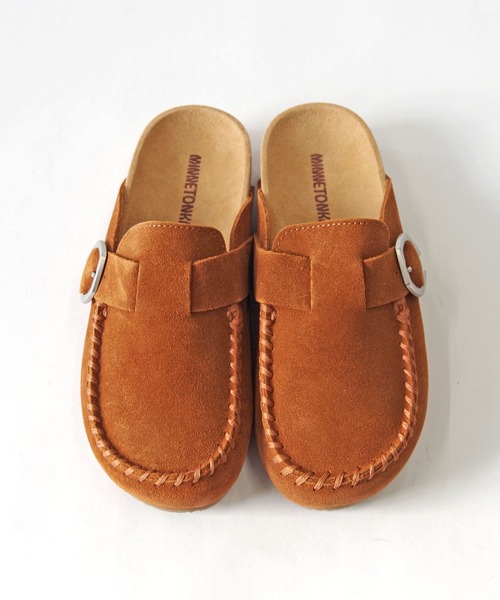 Minnetonka(ミネトンカ)の「MINNETONKA(ミネトンカ) / 本革 スエード クロッグシューズ BUCKLE CLOG(サンダル・レディース・ブラウン/ベージュ・7/6/8/9/5)」の5枚目の写真