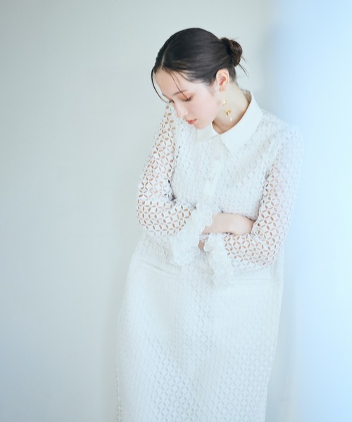 Audie a Muses(オーディアミューズ)の「ラグジュアリーレースワンピース(ワンピース・レディース・ブラック/オフホワイト・38/40/42)」の16枚目の写真