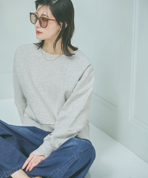 LAKOLE（ラコレ）の「袖刺繍ロゴスウェット / 643747（スウェット・レディース・レッド/ピンク/ネイビー/クリアイエロー・FREE）」の3枚目の写真
