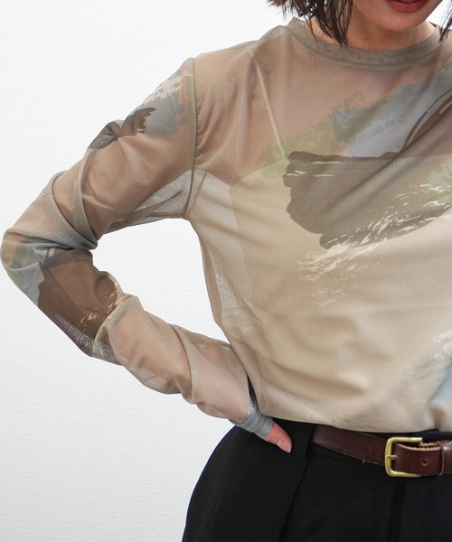 gossara(ゴサラ)の「【着るだけで旬顔】ペイント柄パワーメッシュプルオーバー(Tシャツ/カットソー・レディース・アイボリー系/スミクロ/グレイッシュベージュ・FREE)」の13枚目の写真