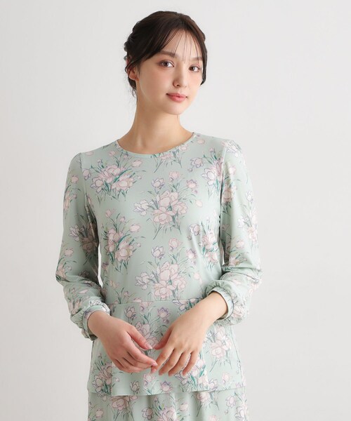 LAURA ASHLEY(ローラアシュレイ)の「【袖口ゴム仕様/洗える/ジャージ素材/同柄アイテムあり】サトクリフ チューリップス柄プルオーバー(Tシャツ/カットソー・レディース・グリーン系1/ネイビー系・40/38)」の1枚目の写真