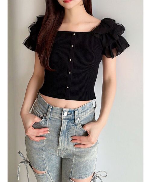 RESEXXY（リゼクシー）の「ショルダーフリルニットトップス（ニット/セーター・レディース・ブルー/ホワイト/ブラック・FREE）」の2枚目の写真