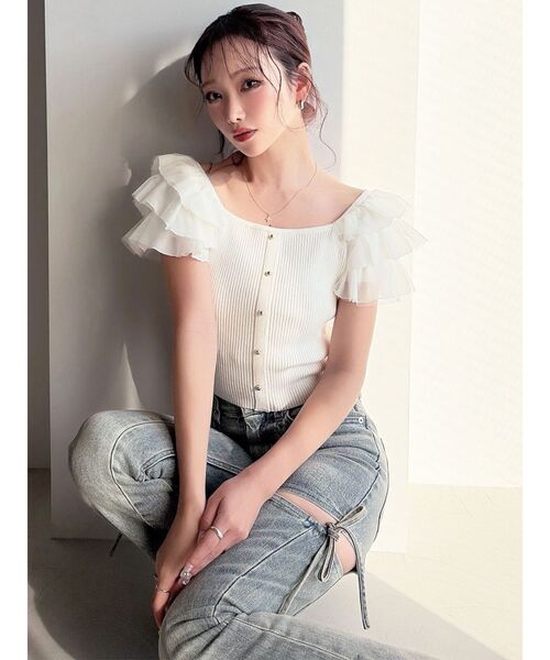 RESEXXY（リゼクシー）の「ショルダーフリルニットトップス（ニット/セーター・レディース・ブルー/ホワイト/ブラック・FREE）」の7枚目の写真