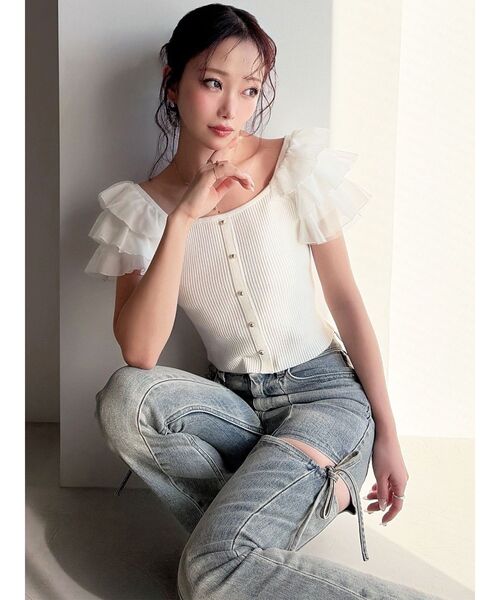 RESEXXY（リゼクシー）の「ショルダーフリルニットトップス（ニット/セーター・レディース・ブルー/ホワイト/ブラック・FREE）」の8枚目の写真