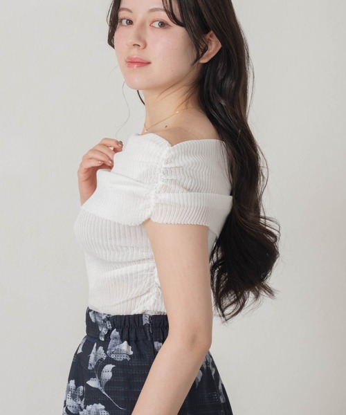 MISCH MASCH（ミッシュマッシュ）の「2026春夏新作 一部店舗限定 ニュアンスオフショルニット（ニット/セーター・レディース・ブラック/イエロー/ホワイト・ﾌﾘ-）」の2枚目の写真