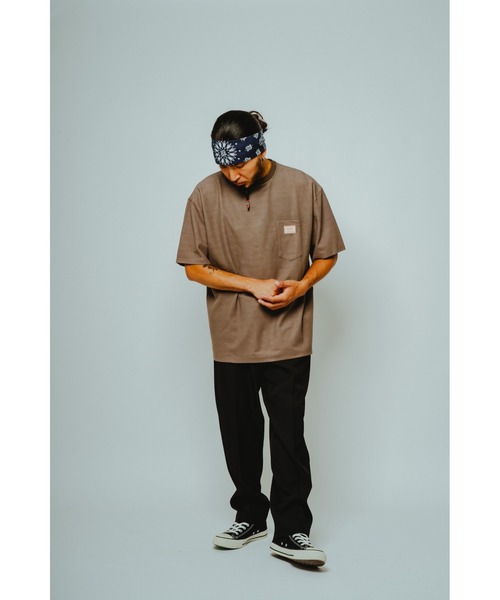BIG MIKE（ビッグマイク）の「BIG MIKE ビックマイク/ ピグメント鹿の子 半袖 サングラスポケットTシャツ // 102628760（Tシャツ/カットソー・メンズ・サンドベージュ/スミクロ/ライトグレー/ダークブルー・MEDIUM/X-LARGE/LARGE）」の6枚目の写真