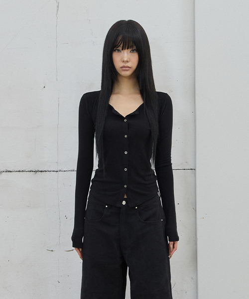 41PRAY(サイルプレイ)の「Long-Sleeve Button Cardigan / Black(カーディガン/ボレロ・レディース・ブラック・OS)」の1枚目の写真