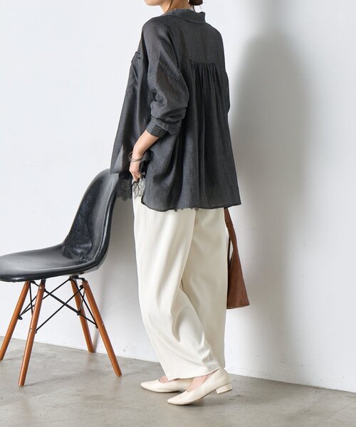 Jena espace merveilleux(ジェナ エスパスメルヴェイユ)の「【程よい抜け感】シアーデニムシャツ(シャツ/ブラウス・レディース・ブルー/ブラック/ブルー系その他・FREE)」の5枚目の写真