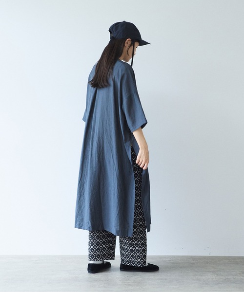 yuni（ユニ　）の「Ra/R/Ny oversized kaftan one-piece（ワンピース・レディース・ライラック/チャコールグレー・FREE）」の13枚目の写真
