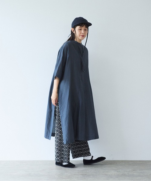 yuni（ユニ　）の「Ra/R/Ny oversized kaftan one-piece（ワンピース・レディース・ライラック/チャコールグレー・FREE）」の15枚目の写真
