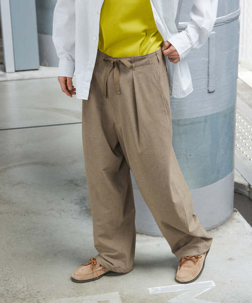JOURNAL STANDARD（ジャーナルスタンダード）の「ウーリーノ オーバー パンツ（スラックス・メンズ・グレー/カーキ/ブラック/ブラウン・LARGE/MEDIUM/SMALL）」の7枚目の写真