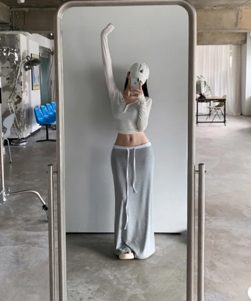 VIVID LADY(ビビッドレディー)の「配色ウエストドローストリング ロングスカート(スカート・レディース・ブラウン/ネイビー/グレー/ブラック・FREE)」の18枚目の写真
