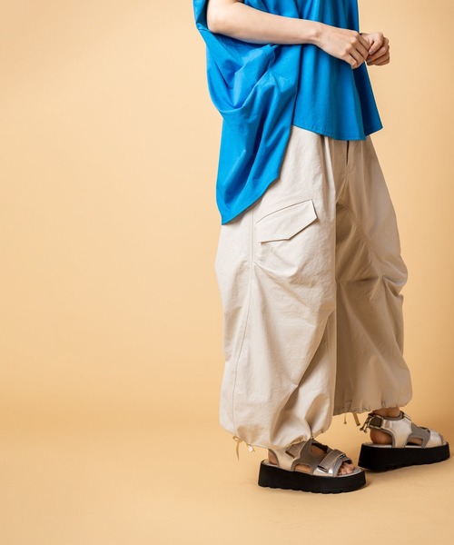 OSMOSIS(オズモーシス)の「切替コクーンパンツ(その他パンツ・レディース・アイボリー/カーキ/ブラック・ONE SIZE)」の5枚目の写真