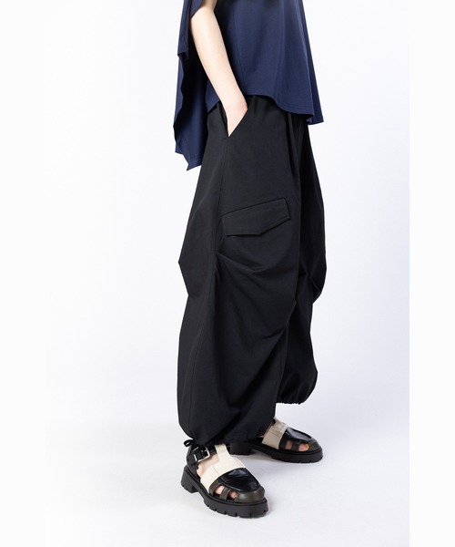 OSMOSIS(オズモーシス)の「切替コクーンパンツ(その他パンツ・レディース・アイボリー/カーキ/ブラック・ONE SIZE)」の21枚目の写真