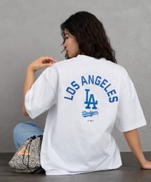 Fanatics（ファナティクス）の「【WEB先行予約】[FANATICS/ファナティクス] 別注 MLBロゴ バックプリント ショートスリーブTシャツ（Tシャツ/カットソー）」