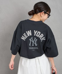 MLB（メジャーリーグベースボール）の「【WEB先行予約】[FANATICS ファナティクス] 別注 MLBロゴ バックプリント ショートスリーブTシャツ（Tシャツ/カットソー）」