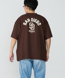 MLB（メジャーリーグベースボール）の「【WEB先行予約】[FANATICS ファナティクス] 別注 MLBロゴ バックプリント ショートスリーブTシャツ（Tシャツ/カットソー）」