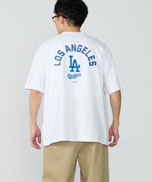 Fanatics（ファナティクス）の「【WEB先行予約】[FANATICS/ファナティクス] 別注 MLBロゴ バックプリント ショートスリーブTシャツ（Tシャツ/カットソー）」