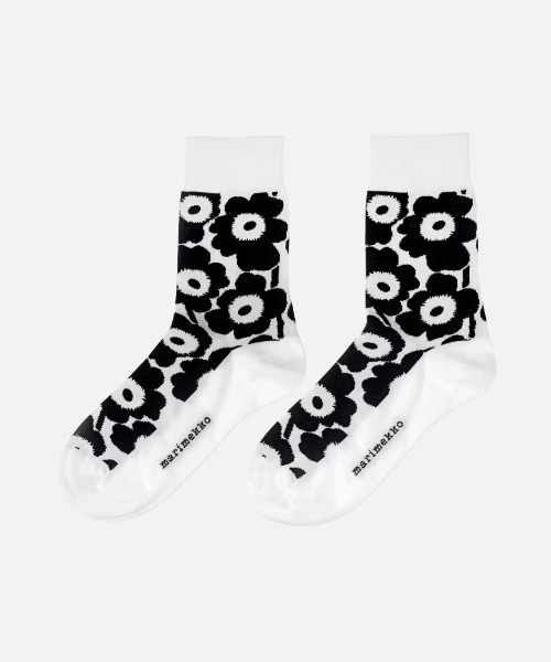 marimekko(マリメッコ)の「Kirmailla Unikko / Socks(ソックス/靴下・レディース・ホワイト系その他/ブラック・40/37)」の1枚目の写真