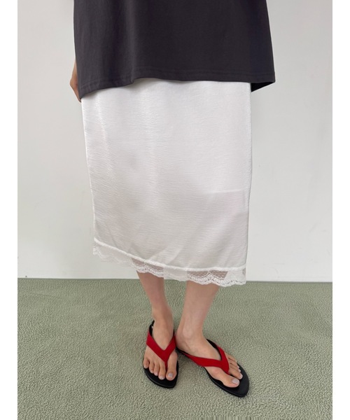 Didot.showroom(ディドット ショールーム)の「ピュアサテンレーススカート(スカート・レディース・アイボリー/シルバー/バーガンディー・FREE)」の1枚目の写真