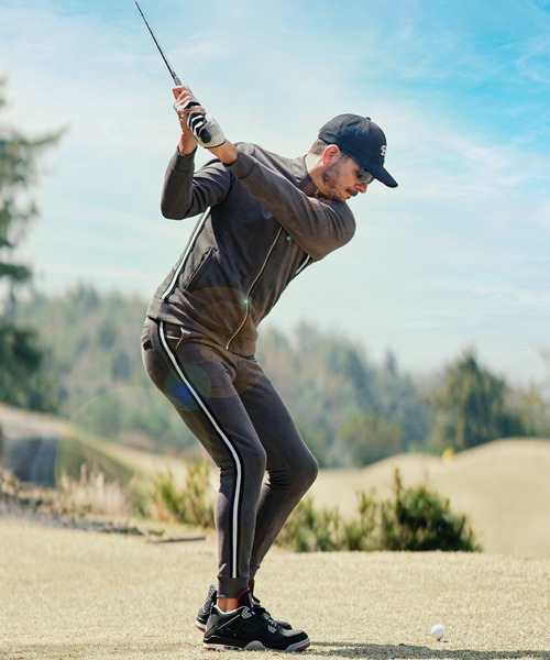 DIVINER GOLF(ディバイナー ゴルフ)の「【DIVINER GOLF】フェイクスウェードジャケットセットアップ メンズ スタンドジャケット ジョガーパンツ ロングパンツ 冬服(セットアップ・メンズ・ライトグレー/オフホワイト/チャコールグレー・XXL/XL/L/M)」の1枚目の写真