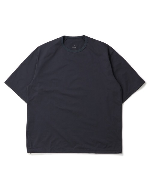 GOLDWIN（ゴールドウィン）の「GOLDWIN High Gauge Shirring T-shirt ゴールドウィン ハイゲージシャーリングティーシャツ（Tシャツ/カットソー・メンズ・チャコールグレー/ブラック・3/2/4）」の2枚目の写真