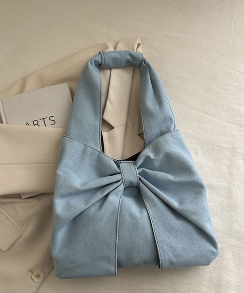 meJane（ミージェーン）の「デニムライク リボンデザイントートバック（トートバッグ・レディース・ライトブルー/インディゴブルー/ブルー・FREE）」の4枚目の写真