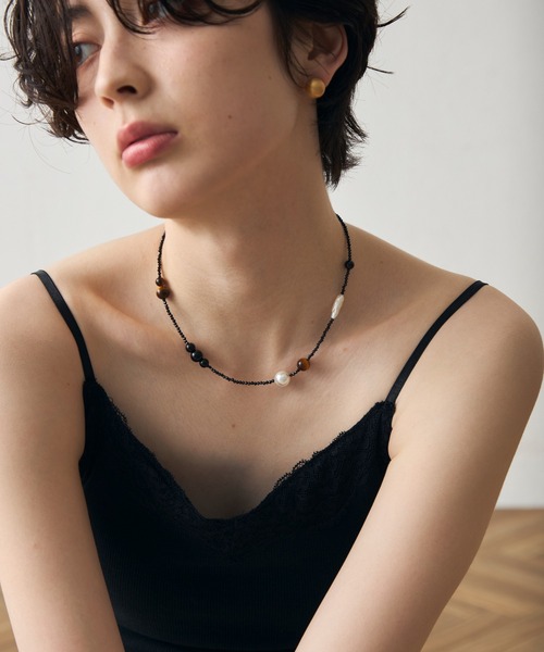 Trish(トリッシュ)の「アシンメトリーMIXビーズチョーカー(ネックレス・レディース・ブラック・FREE)」の4枚目の写真