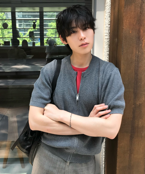 HYOJI(ヒョージ)の「26 SS ウォッシャブルコットンツーウェイラウンドニットジップアップカーディガン(5カラー)(カーディガン/ボレロ・メンズ・ブラック/ネイビー/クリーム/レッド/チャコール・M/L/XL)」の11枚目の写真