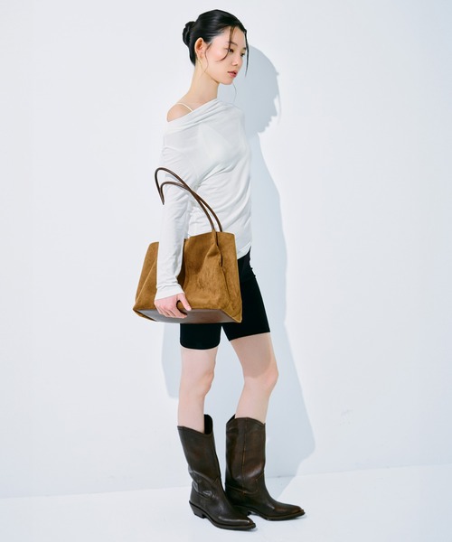 kiehtova(キエトヴァ)の「【kiehtova】VEIL DRAPE TOPS/ヴェール ドレープ トップス KTWR66(Tシャツ/カットソー・レディース・ホワイト/ブラック/カーキ・FREE)」の5枚目の写真