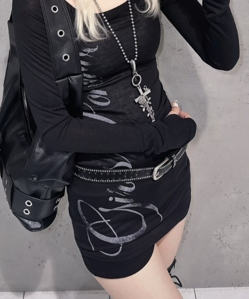Never mind the XU（ネバーマインドザエックスユー）の「【Never mind the XU】studs narrow belt / 【ネバーマインド ザ エックスユー】スタッズナローベルト（ベルト・レディース・ホワイト/ブラック/ピンク・ONE SIZE）」の5枚目の写真
