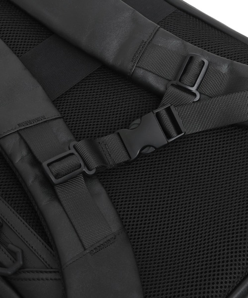 YArKA（ヤーカ）の「【YArKA/ヤーカ】real leather flap pocket round backpack [Alnitak11] / リアルレザー丸型フラップポケットバックパック(リュック)（バックパック/リュック・レディース・ブラック・FREE）」の17枚目の写真