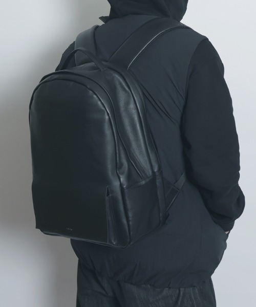 YArKA（ヤーカ）の「【YArKA/ヤーカ】real leather flap pocket round backpack [Alnitak11] / リアルレザー丸型フラップポケットバックパック(リュック)（バックパック/リュック・レディース・ブラック・FREE）」の22枚目の写真