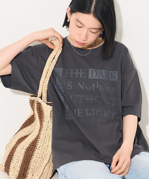 FREAK'S STORE（フリークスストア）の「ワントーン ロゴTシャツ/オーバーサイズTシャツ（Tシャツ/カットソー・レディース・チャコール/ブルー/ブラウン・ﾌﾘ-）」の12枚目の写真