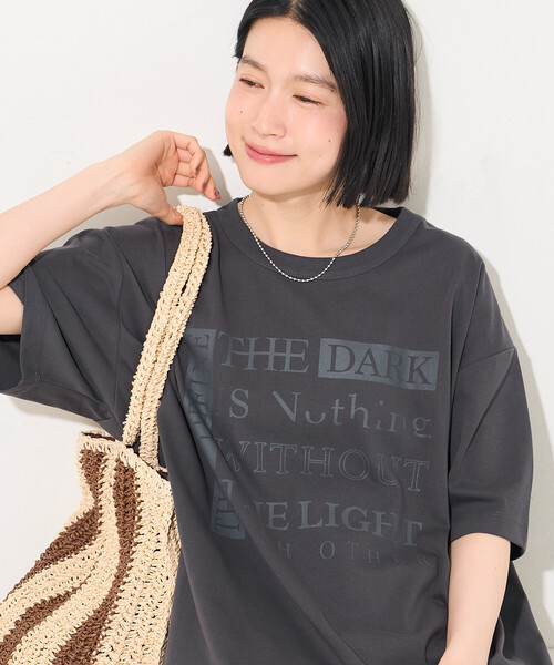 FREAK'S STORE（フリークスストア）の「ワントーン ロゴTシャツ/オーバーサイズTシャツ（Tシャツ/カットソー・レディース・チャコール/ブルー/ブラウン・ﾌﾘ-）」の13枚目の写真