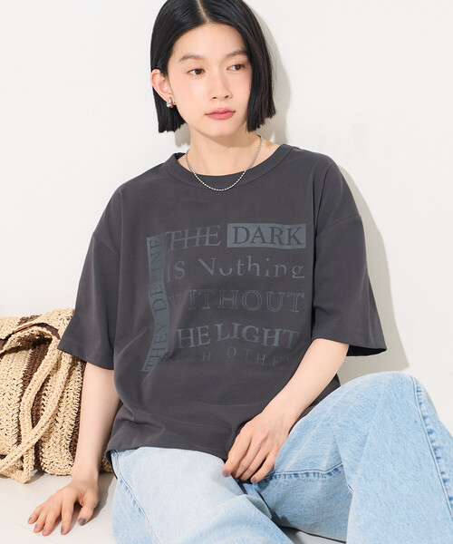 FREAK'S STORE（フリークスストア）の「ワントーン ロゴTシャツ/オーバーサイズTシャツ（Tシャツ/カットソー・レディース・チャコール/ブルー/ブラウン・ﾌﾘ-）」の16枚目の写真