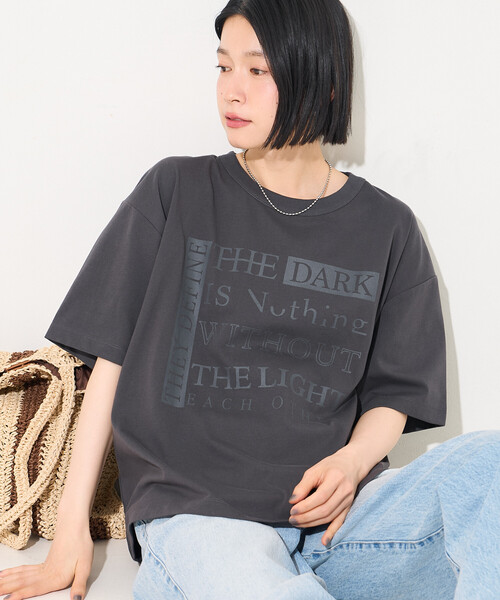 FREAK'S STORE（フリークスストア）の「ワントーン ロゴTシャツ/オーバーサイズTシャツ（Tシャツ/カットソー・レディース・チャコール/ブルー/ブラウン・ﾌﾘ-）」の18枚目の写真