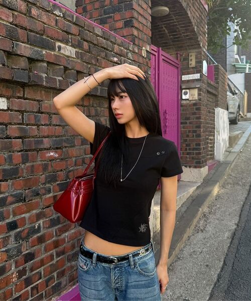 S'EST(エスイーエスティー)の「Crop Eyelet Cut-out T-shirts Black(Tシャツ/カットソー・レディース・ブラック・SMALL)」の5枚目の写真