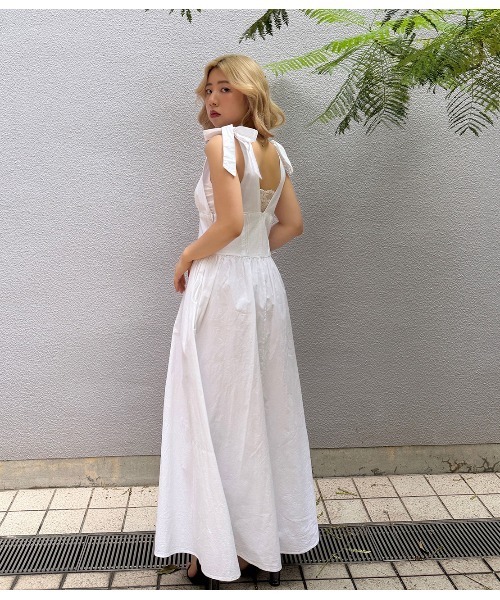 PEACH JOHN(ピーチジョン)の「バックレースブラキャミソール(キャミソール・レディース・ブラック/アイボリー・LARGE/MEDIUM/SMALL)」の13枚目の写真