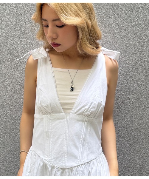 PEACH JOHN(ピーチジョン)の「バックレースブラキャミソール(キャミソール・レディース・ブラック/アイボリー・LARGE/MEDIUM/SMALL)」の14枚目の写真