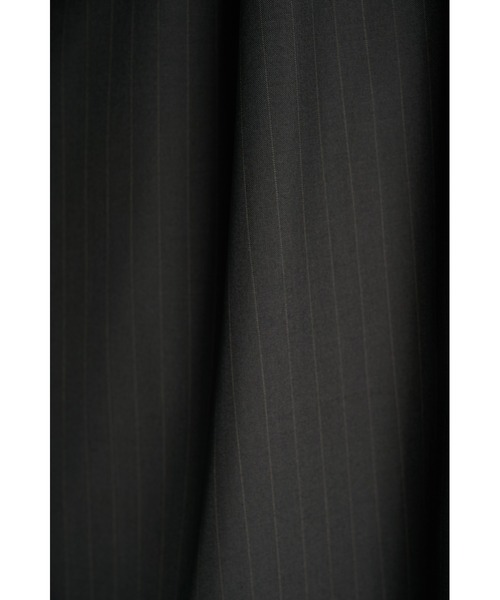 CONZ(コンズ)の「double pleated wide leg trousers/シーズンレス/ワイドスラックス/CONZ/夏服(スラックス・メンズ・ストライプ/グレー/ブラック・2/1/3)」の10枚目の写真