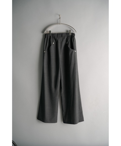 CONZ(コンズ)の「double pleated wide leg trousers/シーズンレス/ワイドスラックス/CONZ/夏服(スラックス・メンズ・ストライプ/グレー/ブラック・2/1/3)」の11枚目の写真